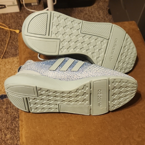 NWT Womens Adidas Swift Run 22 Magic Grey Altered Blurs - Picture 5 of 6